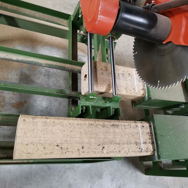 Malaysia Pressed Wood Sawdust Pallet Blocks Machine