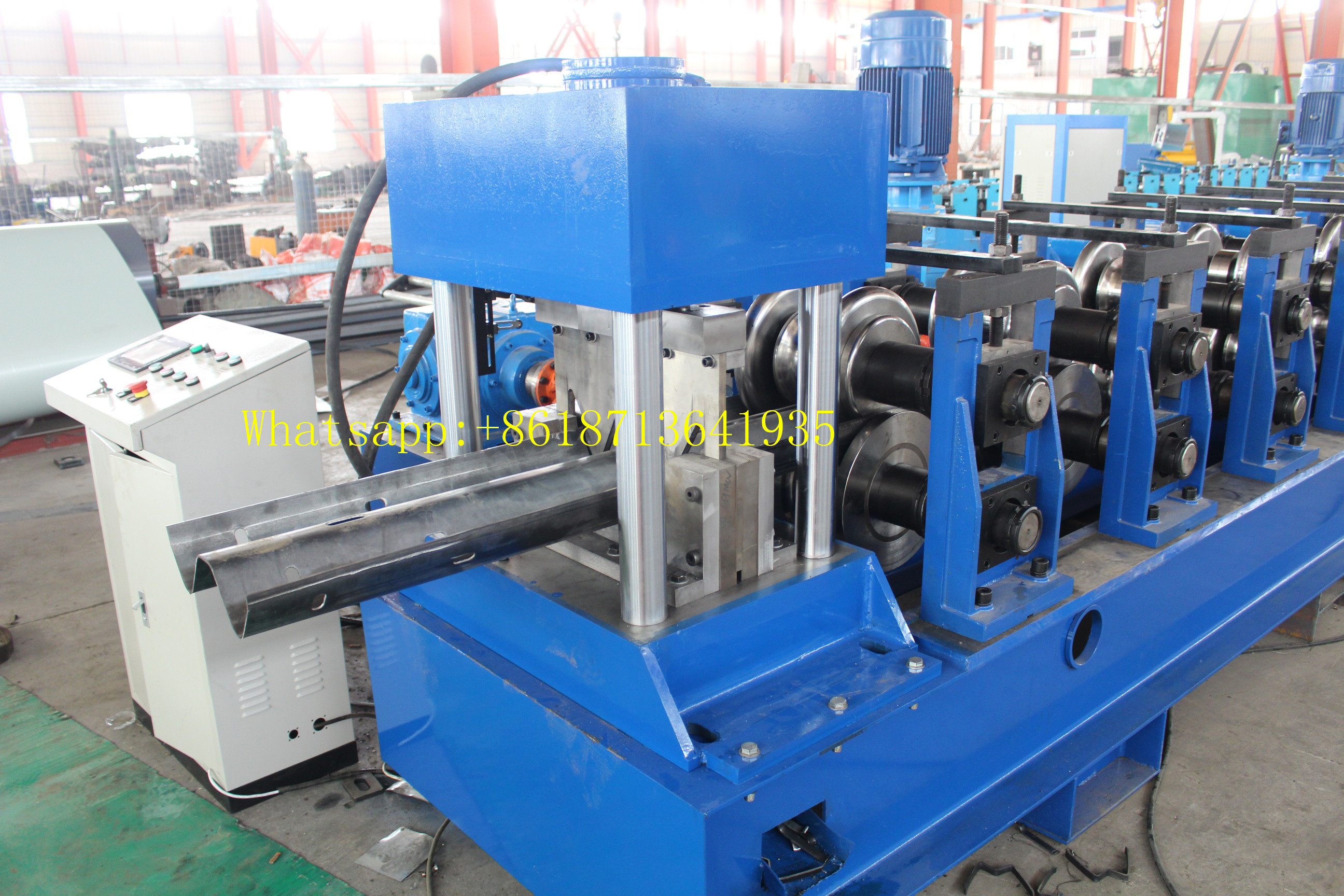 W Purlin 3.5mm Highway Guardrail Roll Forming Machine Saw Cutting