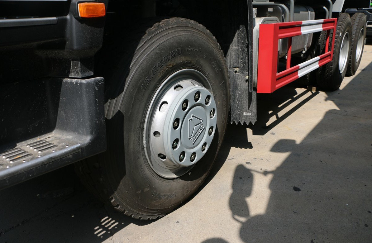 Sino Truck Used 6×4 Dump Truck Howo 371hp Euro 3 Use In Africa 6.8 Meters Long Box