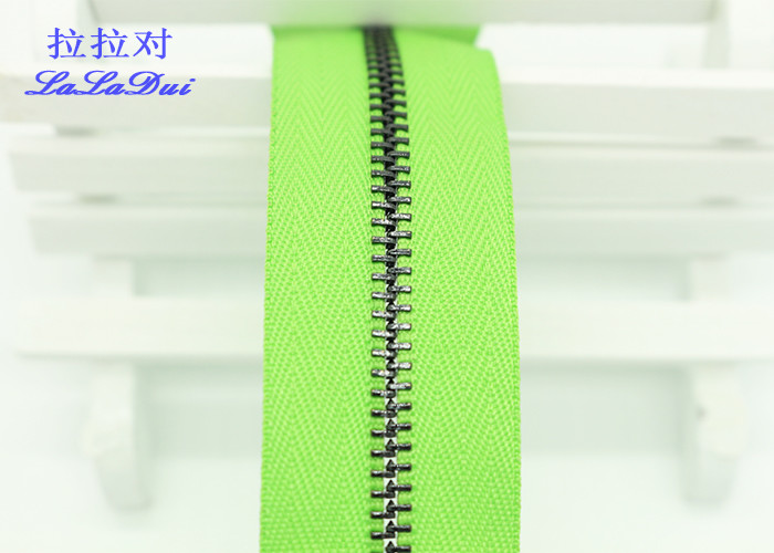 Normal Teeth 4 Inch Separating Zipper , 4YG Slider Metal Zips For Bags / Canvas
