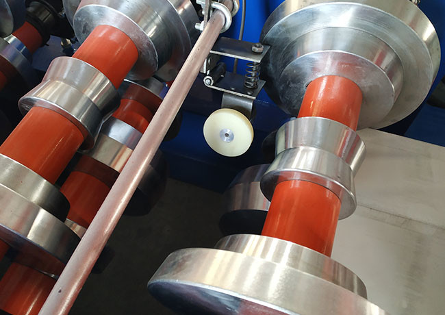 Tile Press Ridge Cap Roll Forming Machine Production Capacity 20 M/MIN
