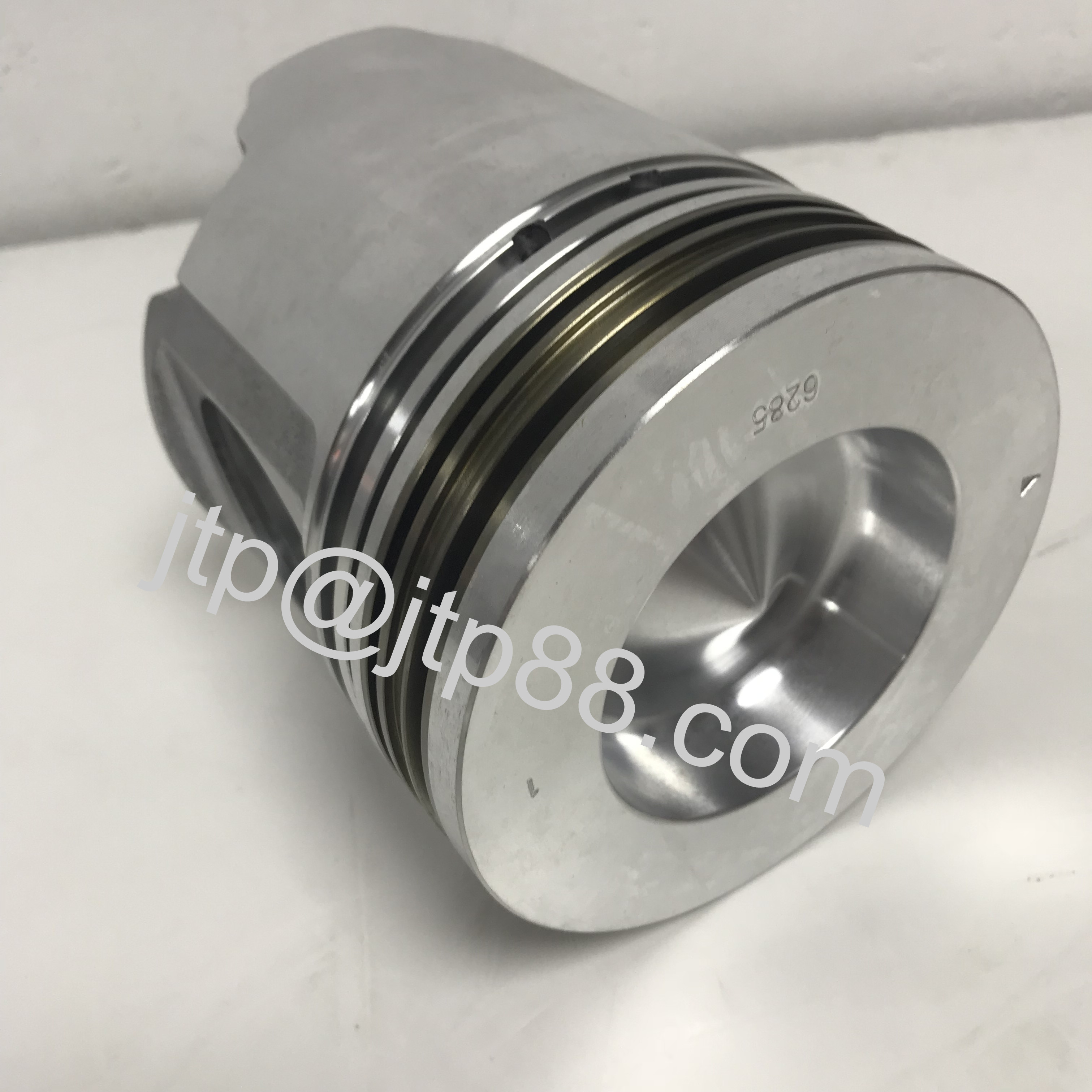 4D55 Cylinder Diesel Engine Piston MITSUBISHI MD182601 ( R ) MD182607 ( L ) With Inner Cooling