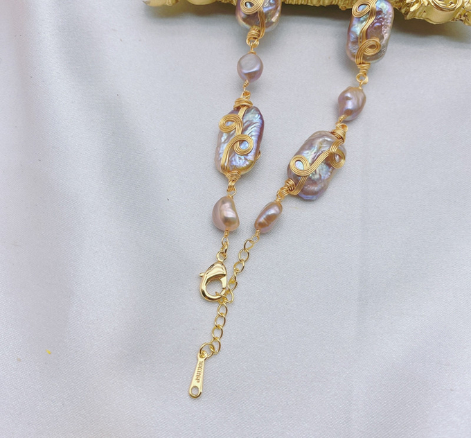 Vintage Copper Natural Baroque Pearl Choker Necklace for Women New Thick Chain Necklace Sweater Natural Pearl Necklace