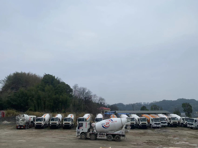 Used Good Condition China Made 700 Series Concrete Mixer Trucks For Sale