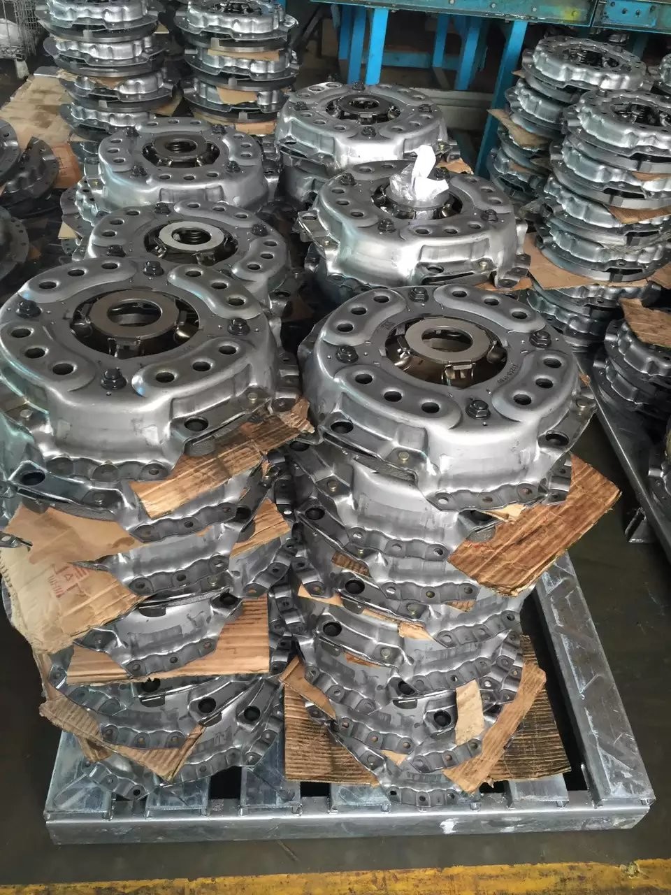 67111-13320. FITS B20 B8200 F2000 F2100 F2400