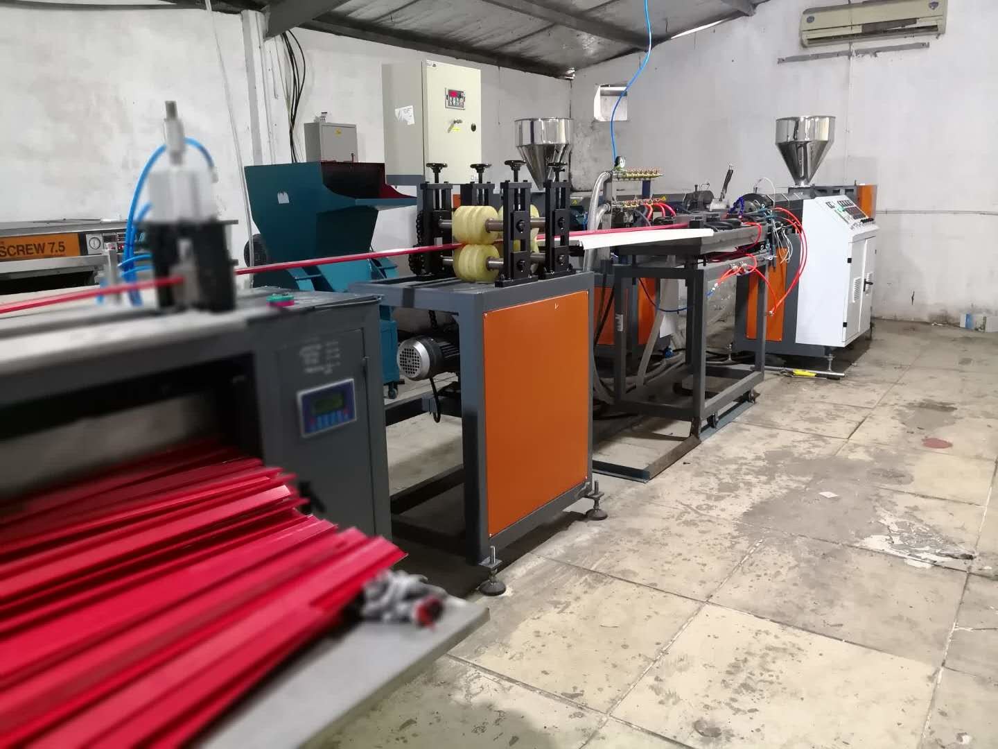 Plastic Poster Banner Hanger PVC Profile Production Line 5M/Min