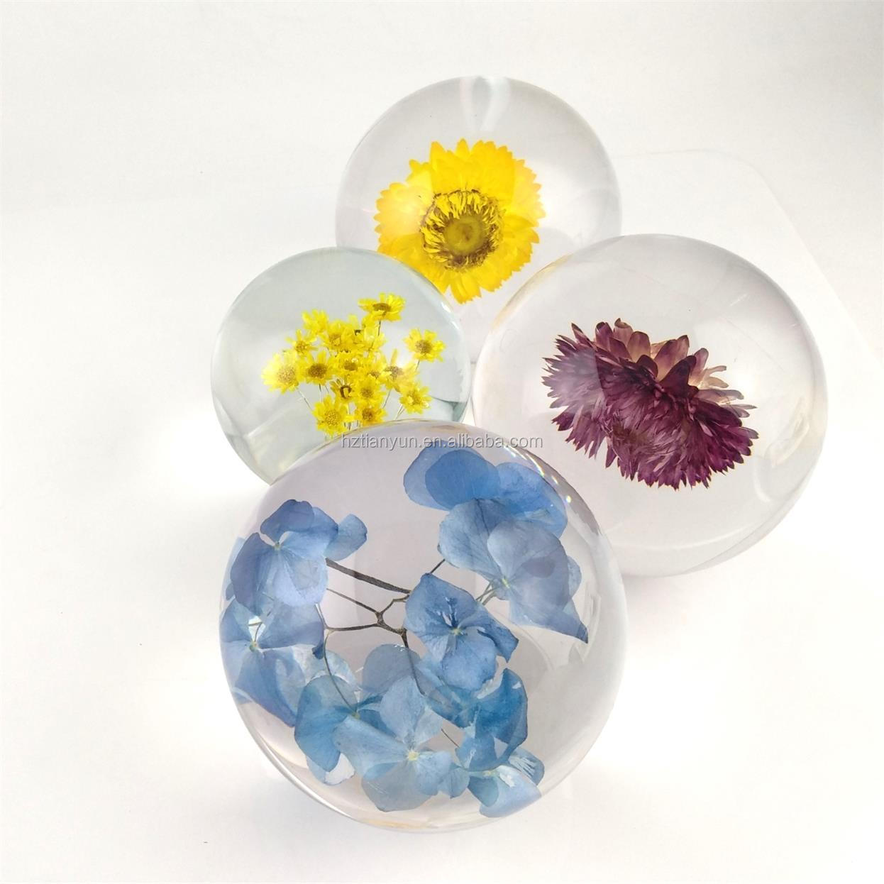 Return Gift Transparent craft flower embellishments crystal ball with flower inside Resin Acrylic Balls