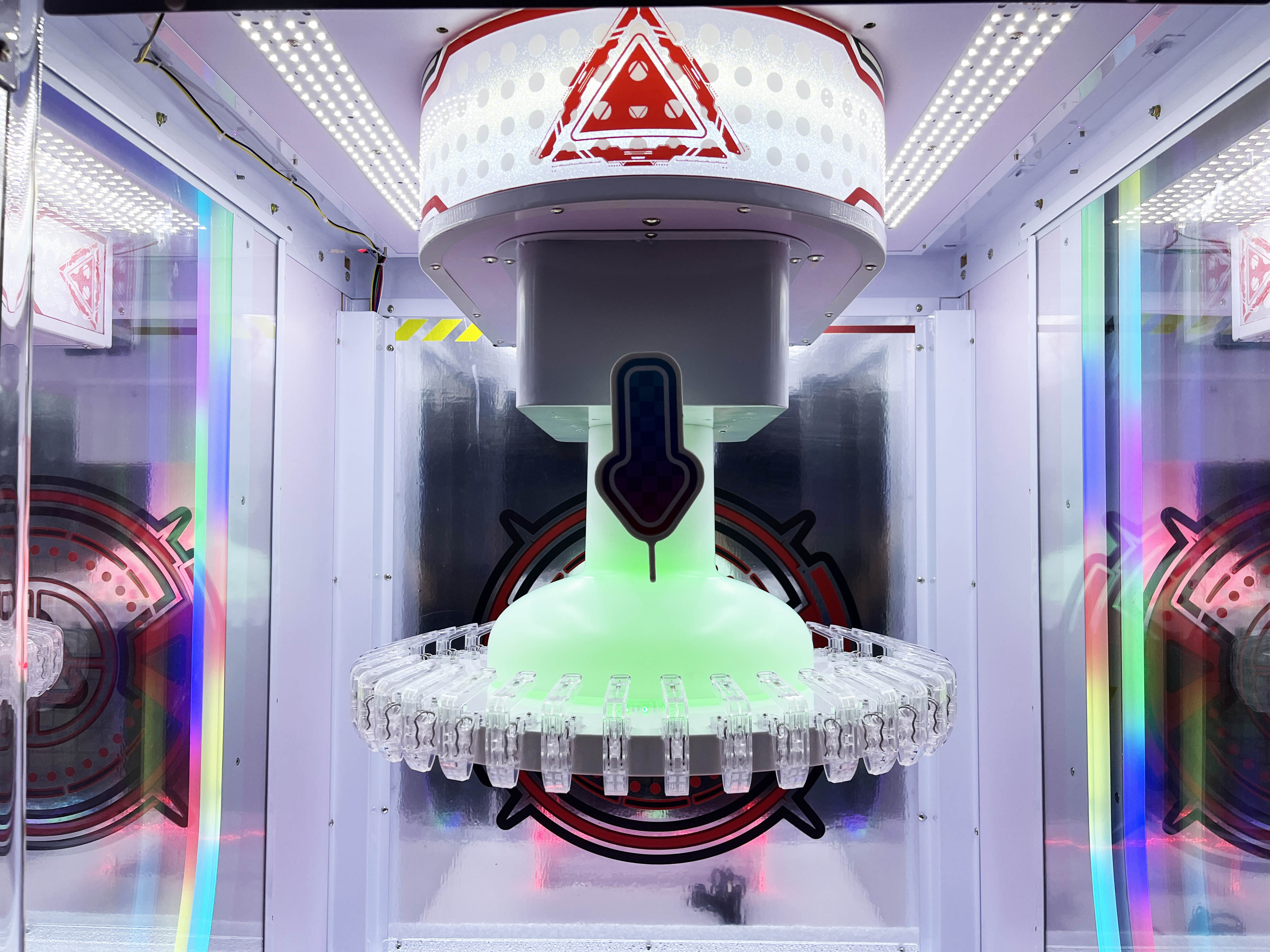 Dreamland guangzhou panyu game machines factory coin operated claw toys machine clip vending game machine