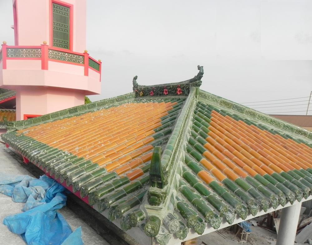 Old Chinese Style Glazed Gazebo Roof Tiles Yellow Color