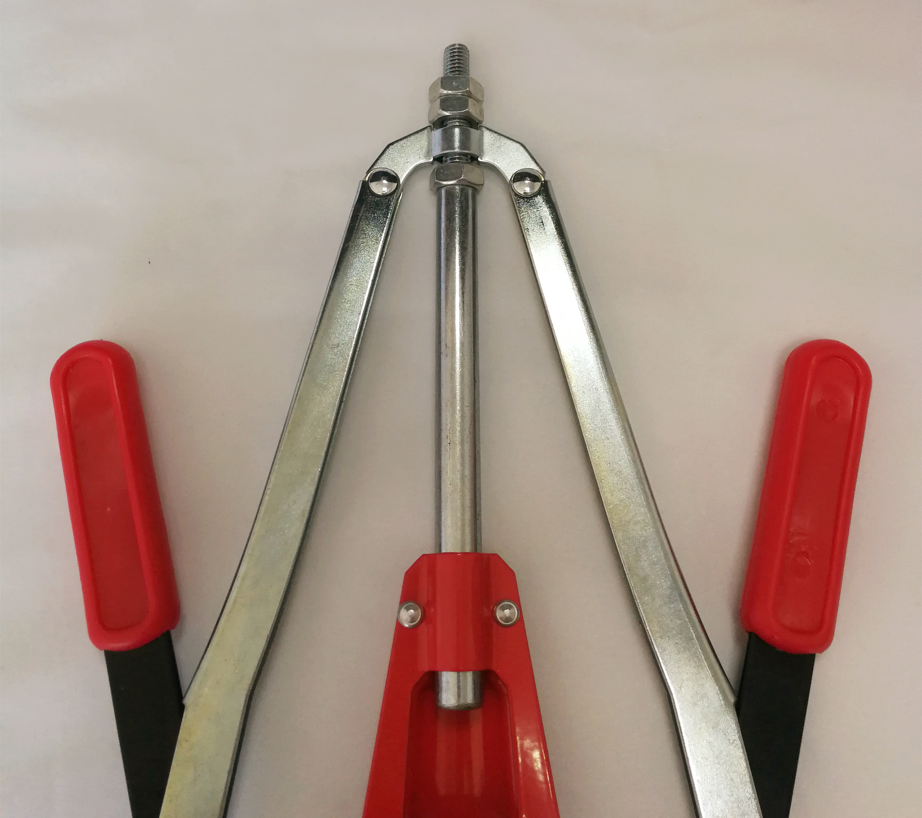 Easy Use Standard Twin Lever Corker Iron Plastic Material Metal Construction