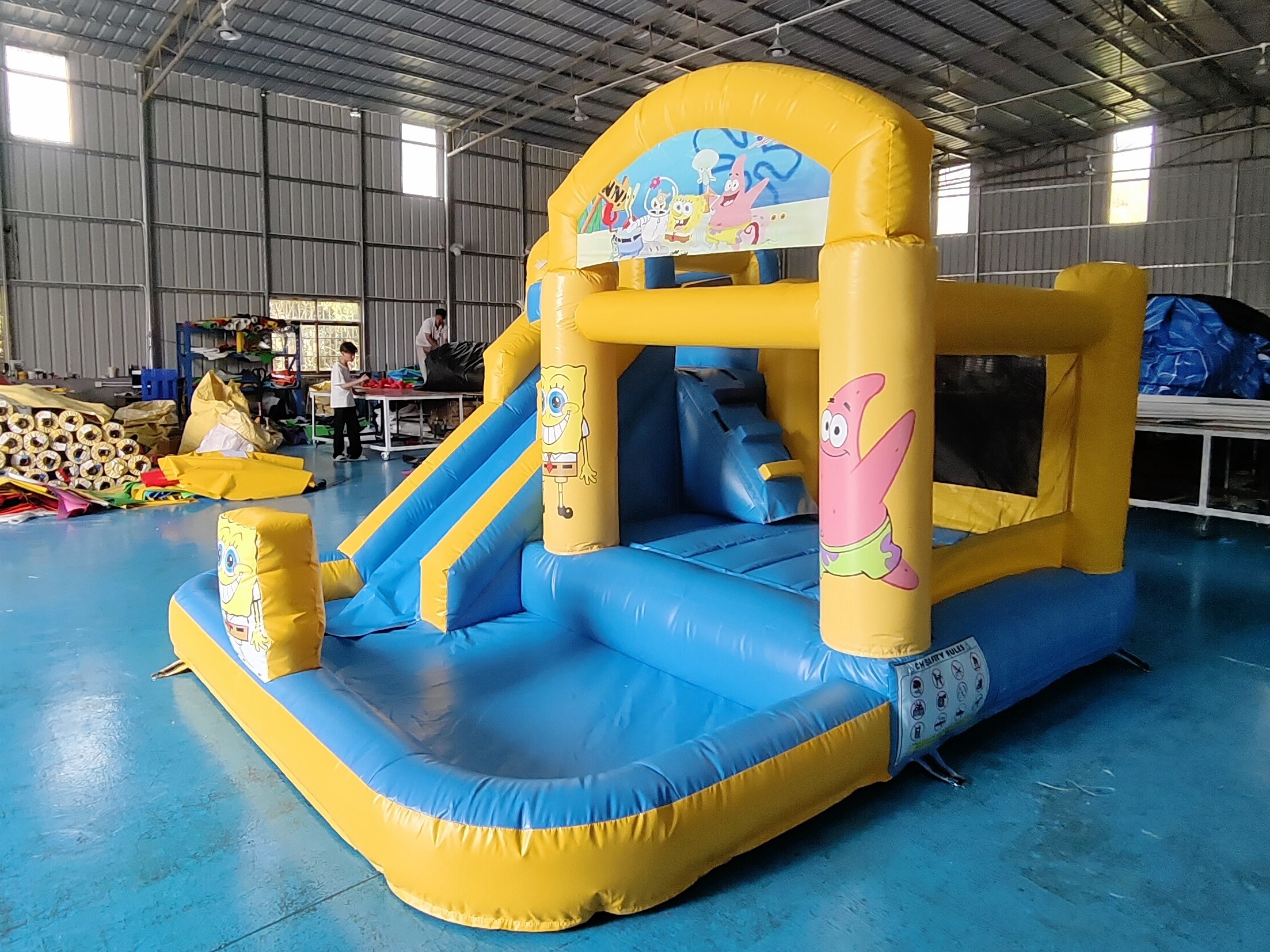 Commercial Fireproof Inflatable Combo SpongeBob SquarePants Bounce House With Slides Inflatable Water Jumping House