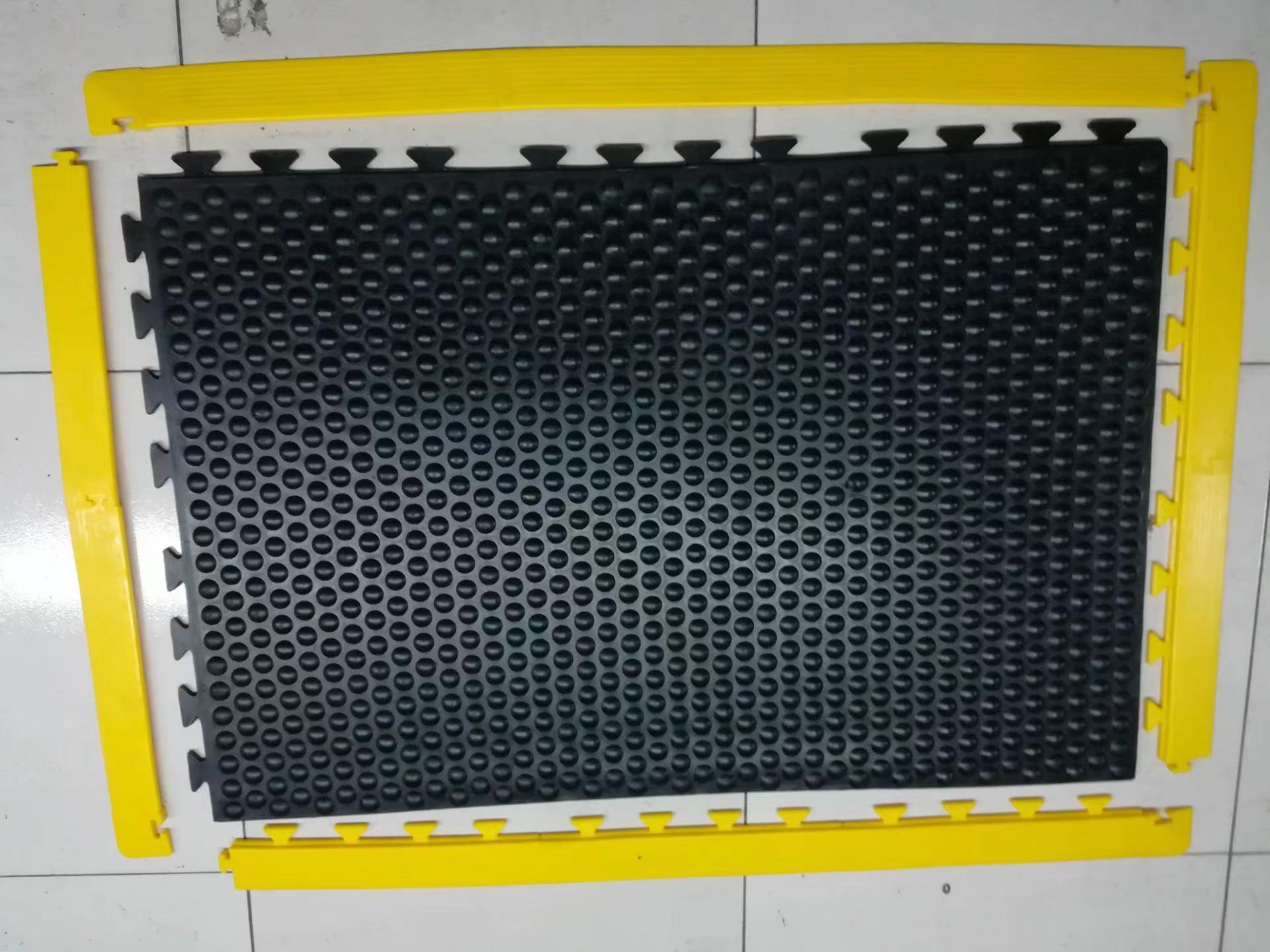 Anti Fatigue Mat Yellow And Black ESD Rubber Mat With PVC / EPDM Foam / Rubber Material