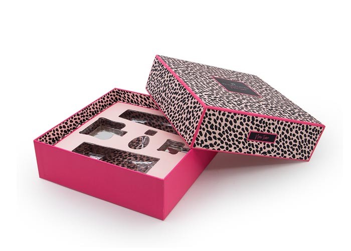 CMYK Cosmetic Box Packaging With Tray , Cosmetic Gift Boxes 600g To 1600g