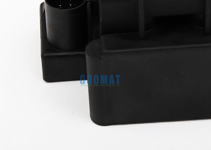 Mercedes GL Class X164 Air Suspension Valve Block A2123200358