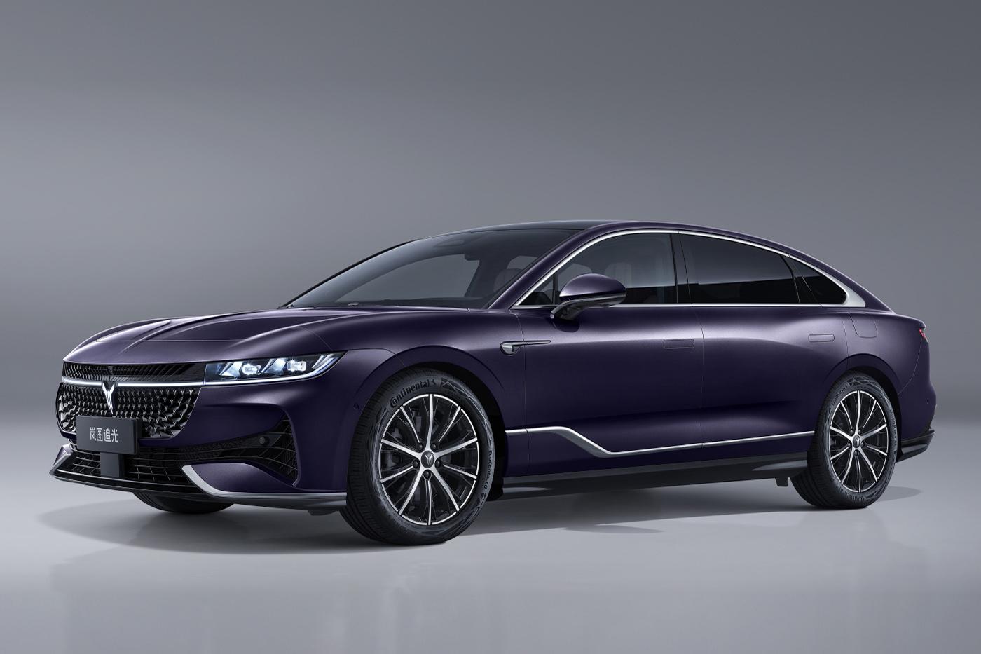 2024 Chasing Light PHEV Ultra Long Range Sedan Latest 4WD Energy Vehicle with 1260km Pure Electric Range and Dual Motor