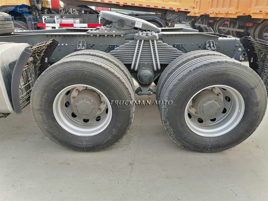 Tubeless Tire HOWO Tractor Head With HW76 Cabin One Sleeper