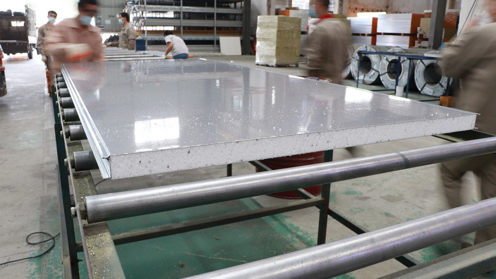 Light Weight Board Manufactures Cheap EPS Sandwich Panel Wall And Roof Price