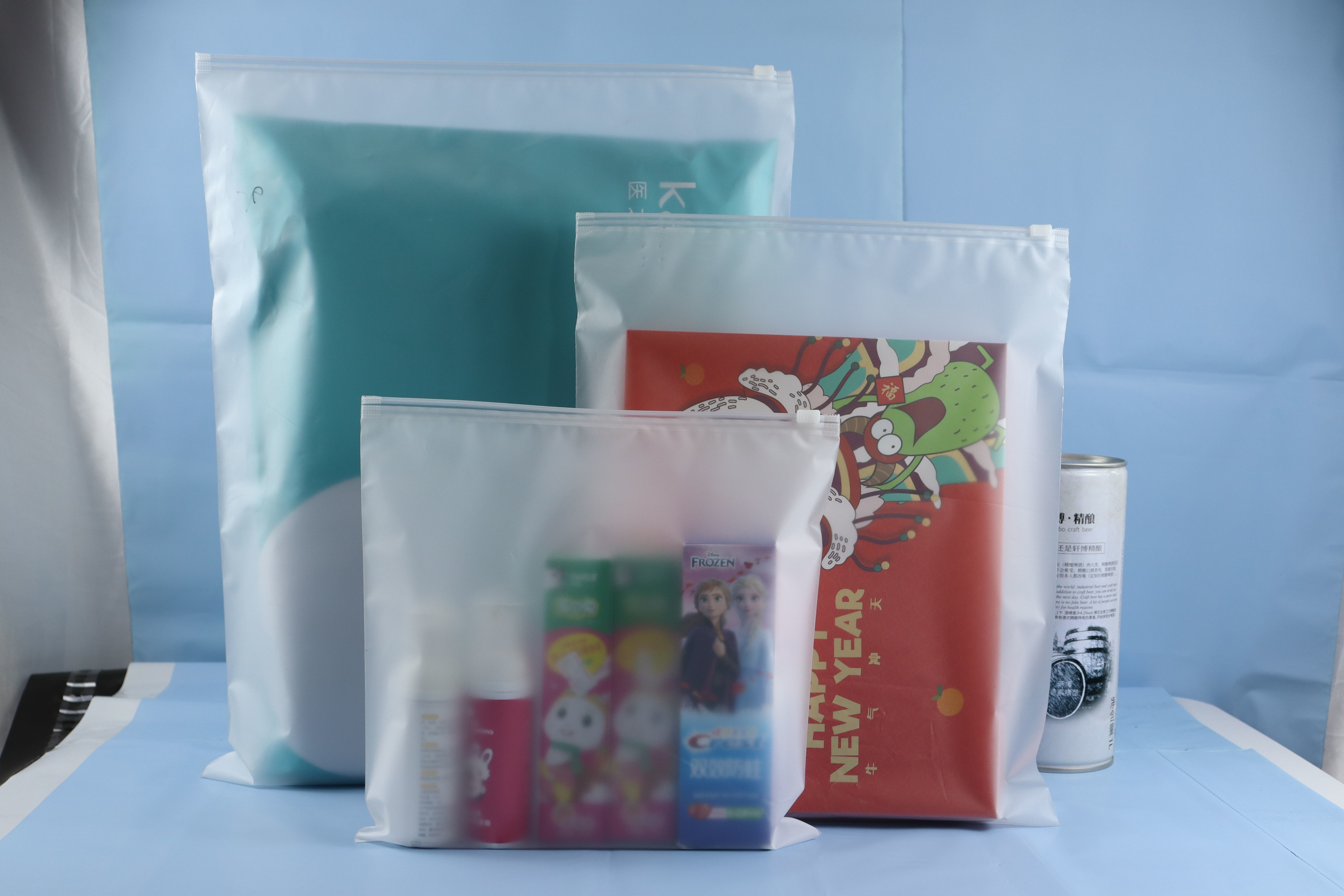 Custom Reusable Zipper Bag T-Shirt Hoodies Packaging Shopping Bags Plastic Bags