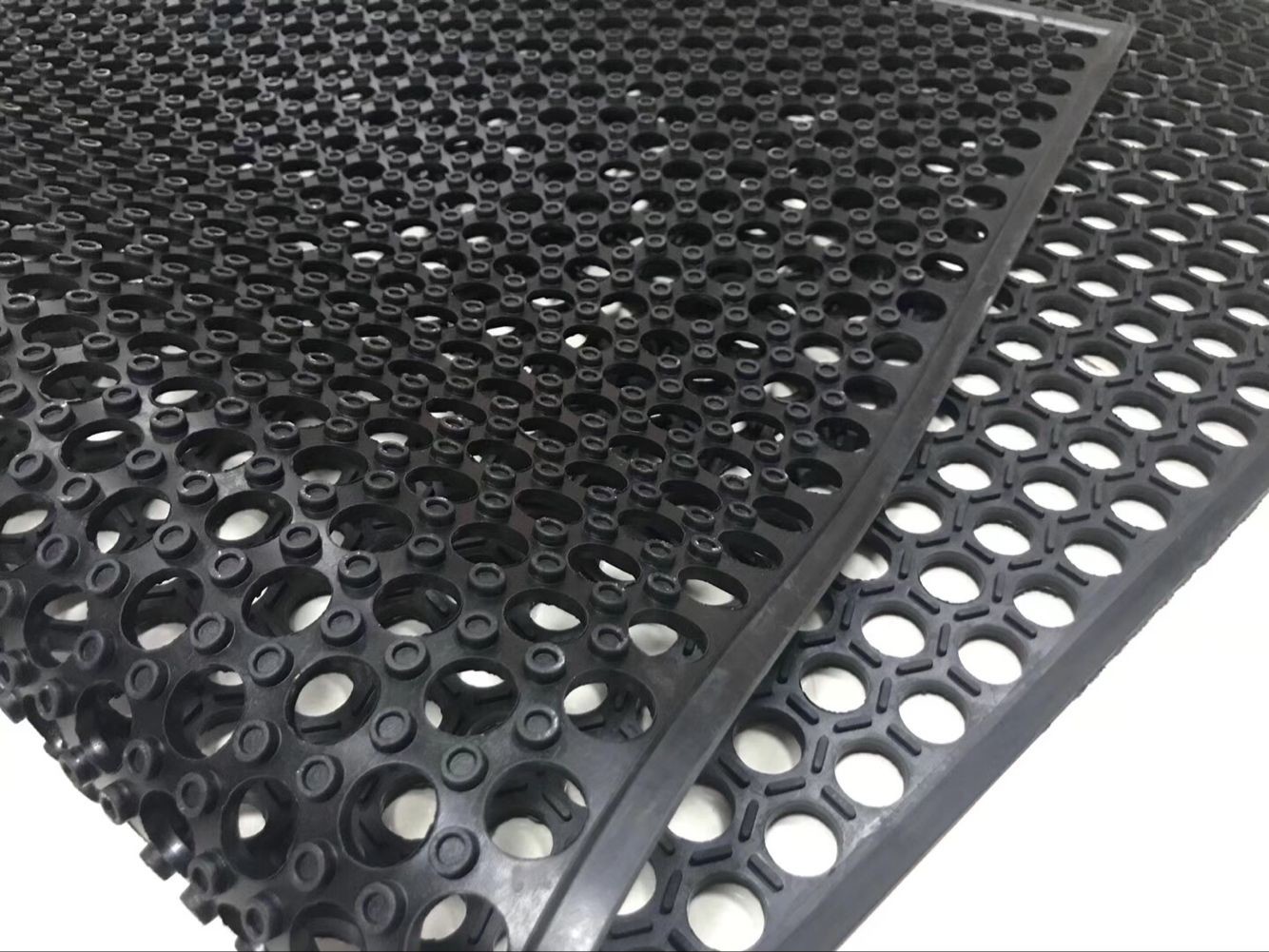 Rubber floor mat Hotel kitchen rubber floor mat Round hole rubber floor mat