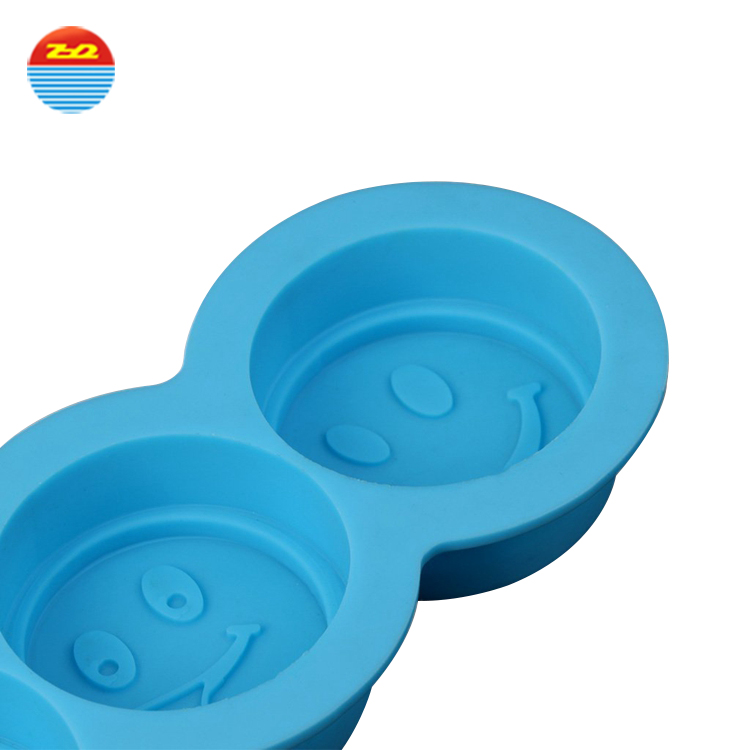 Emoji Silicone Ice Trays Can Be Frozen And Microwaved Safe For Dishwasher