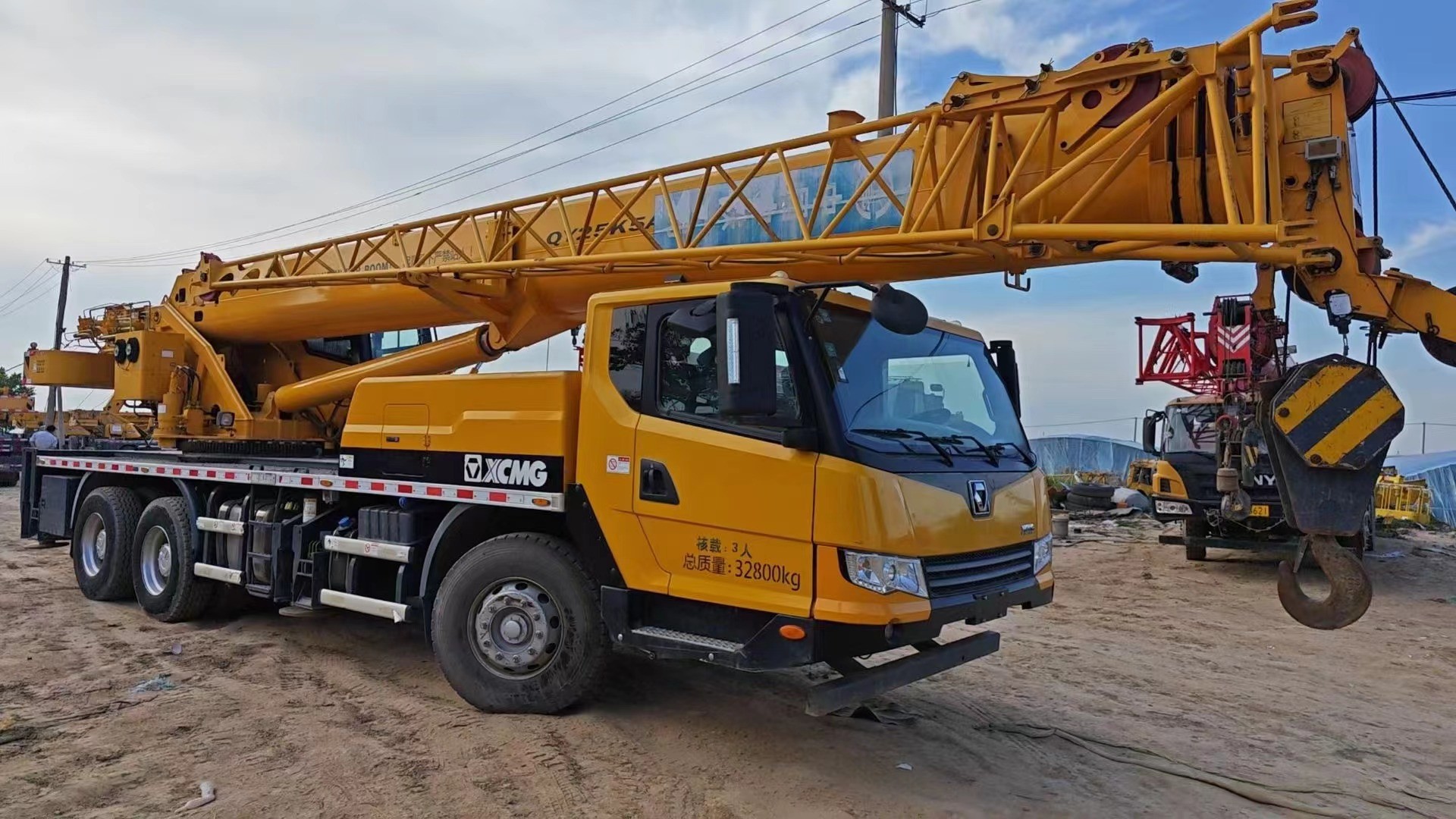 XCMG Zoomlion Truck Mounted Crane Power Diesel Concrete Pump Truck 220kw Engine Total Length 16600mm