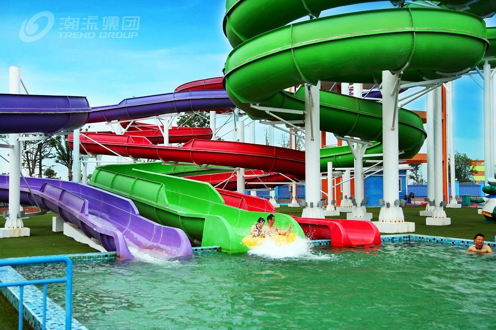 Large Custom Water Slides / Water Amusement Play Equipment For Families By Raft Or Body