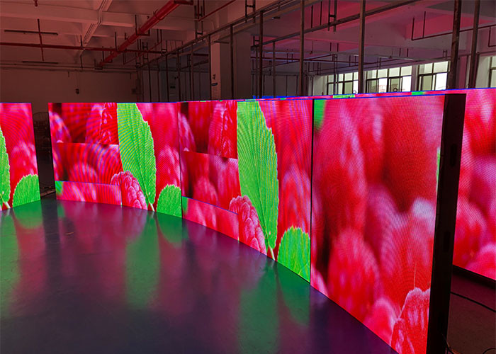 Indoor P2.5 Flexible LED Displays Full Color 128x64 Dots For Exhibition Rooms