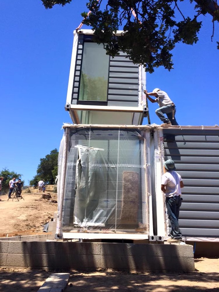 Villa 12 X 3 X 3m Modular Prefabricated House Light Steel Structure Energy Efficiency