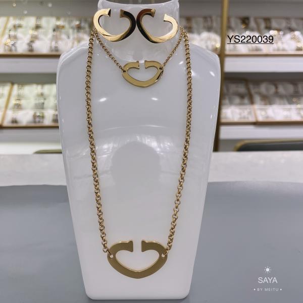 Trendy Horseshoe Buckle Stainless Steel Jewelry Set 18k Gold Plated Necklace