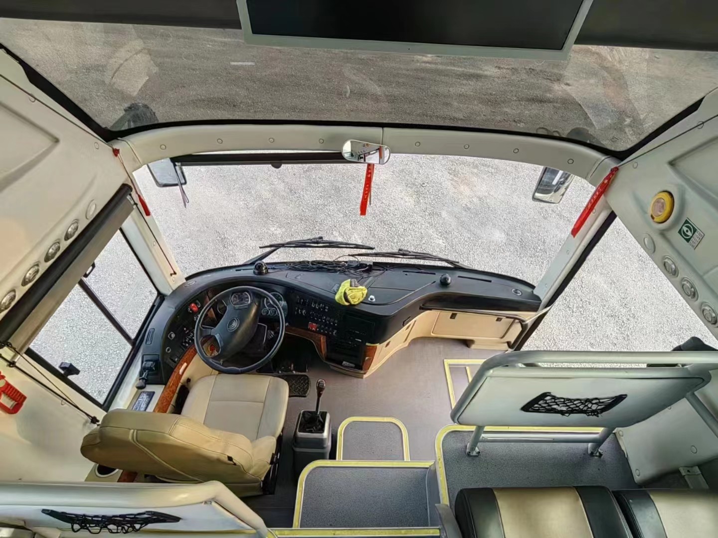 Passenger Bus Coach 50 Seats High Roof Yutong ZK6122H Weichai Engine 9726cc Capacity