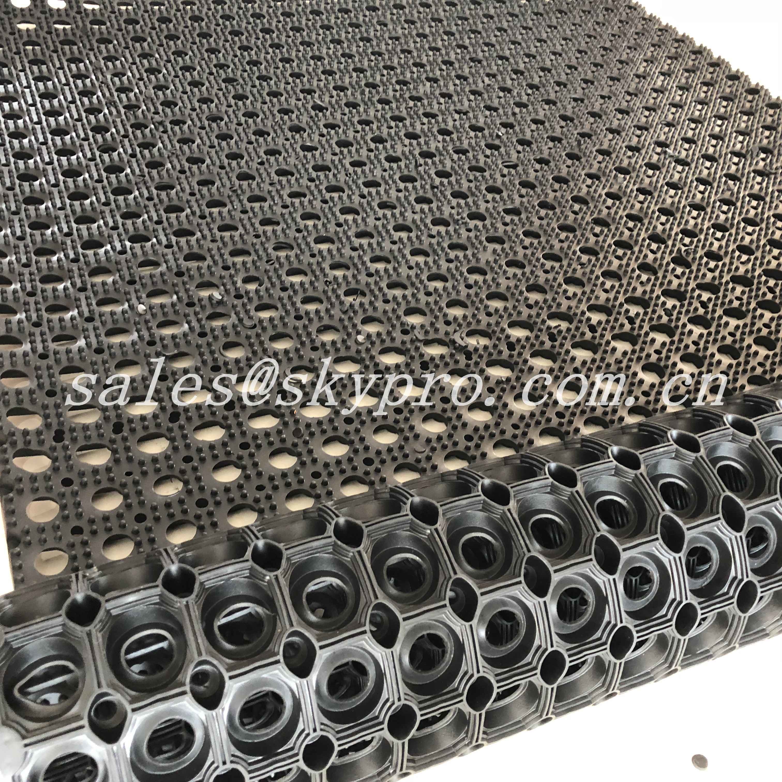 Non - Absorbent Wet Floor Nature Rubber Mats , Holes Water Drain Door Mat