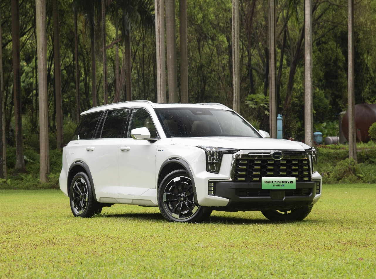 Left Hand Driver Steering Trumpchi ES9 Six Seats Hybrid SUV with Panoramic Sunroof and 8155 Intelligent Car Engine Chip