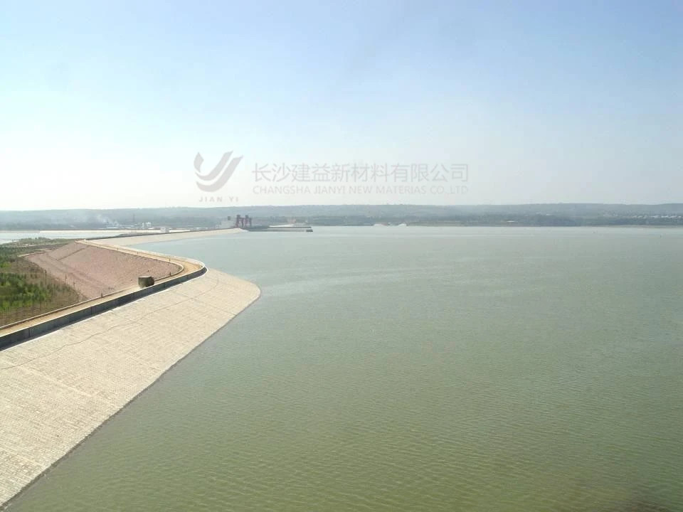 Smooth HDPE Waterproof Geomembrane For Landfills And Sewage