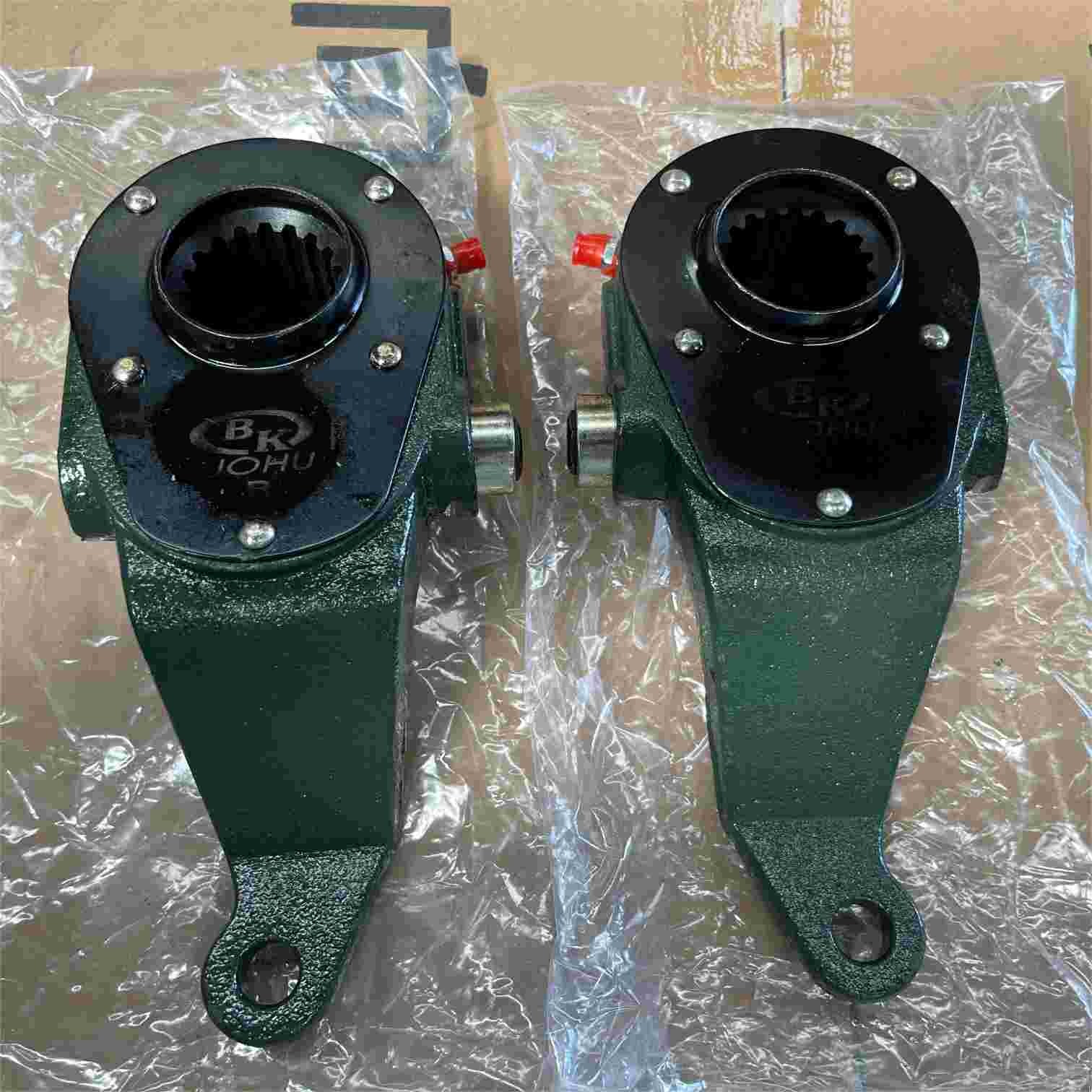 WG9100340057 Adjusting Arm Assembly HOWO Truck Parts