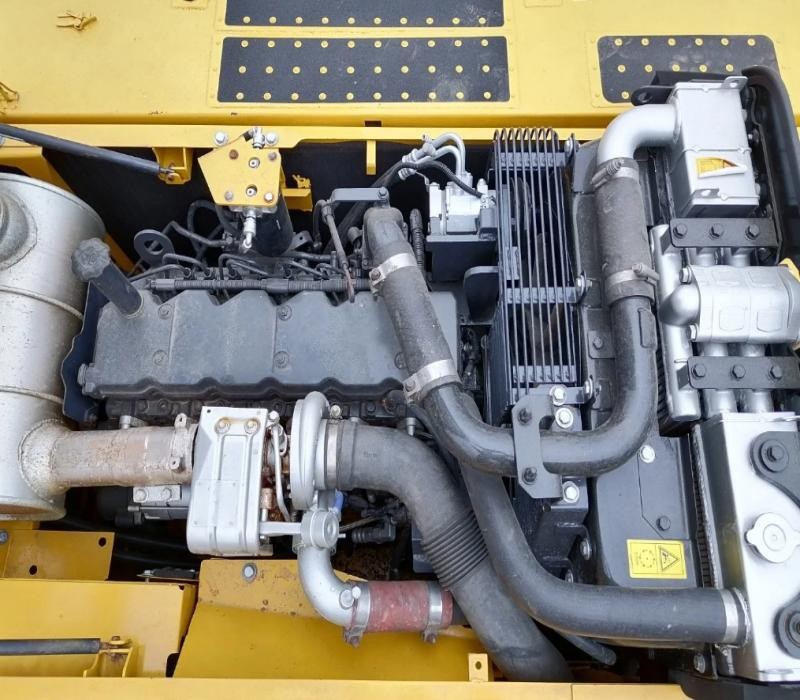 20700 KG Second-hand Hot sell Komatsu Excavator Pc200LC with Komatsu SAA6D107E-1 Engine model