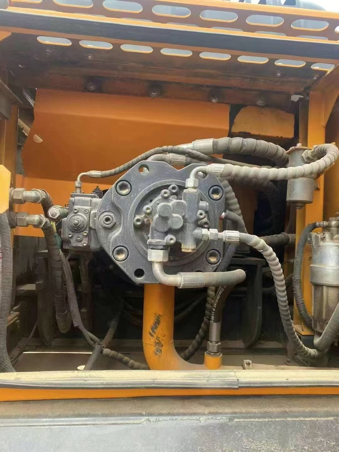 30 Ton Medium-Sized Construction Equipment Sany Sy305h Crawler Used Excavator
