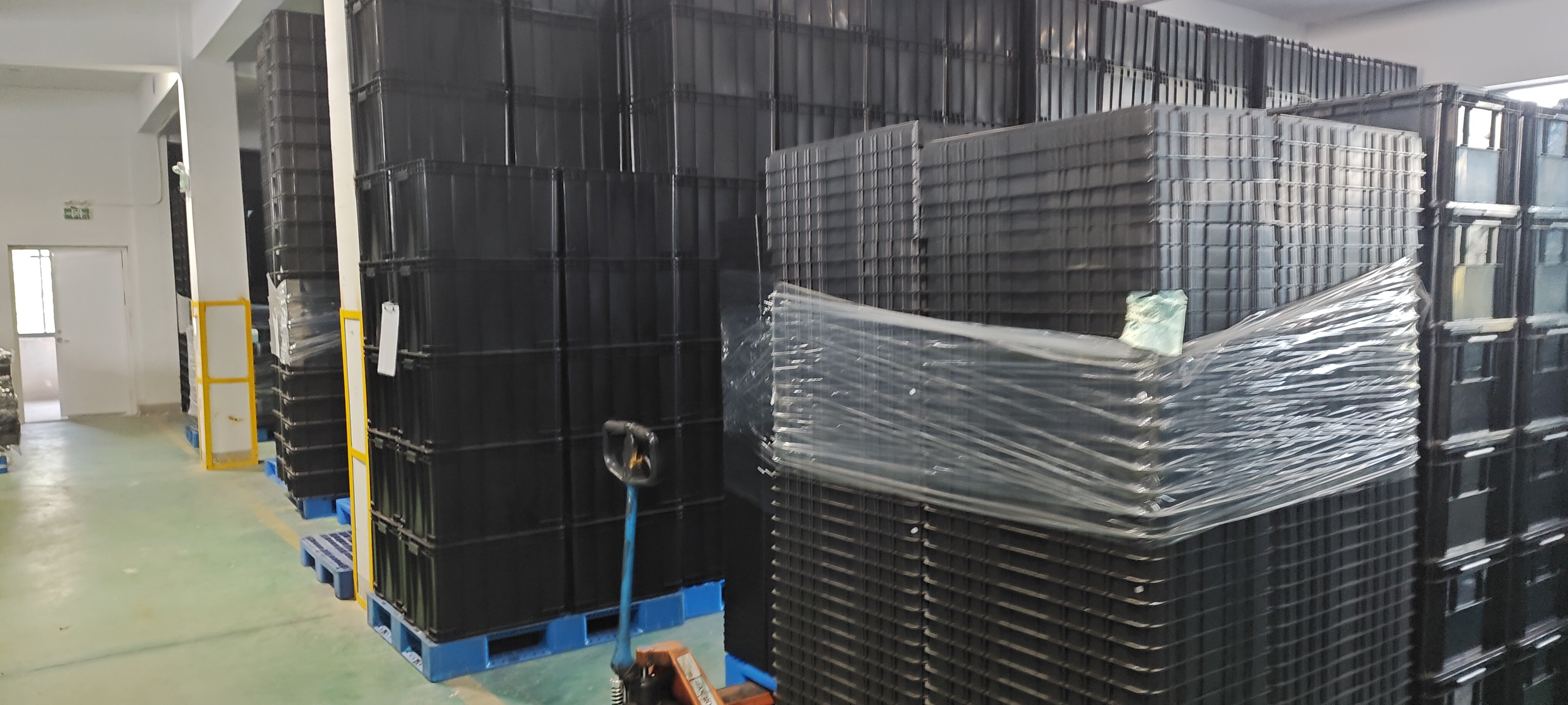 400x300mm Storage Container Stackable ESD Industrial Plastic Storage Bin Box Conductive Crate