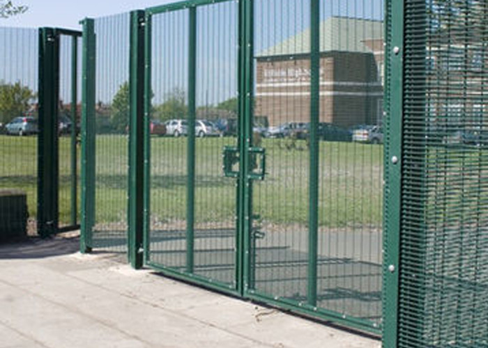 Green / Black Metal 358 Security Fence Powder Coated With Posts And Hardware