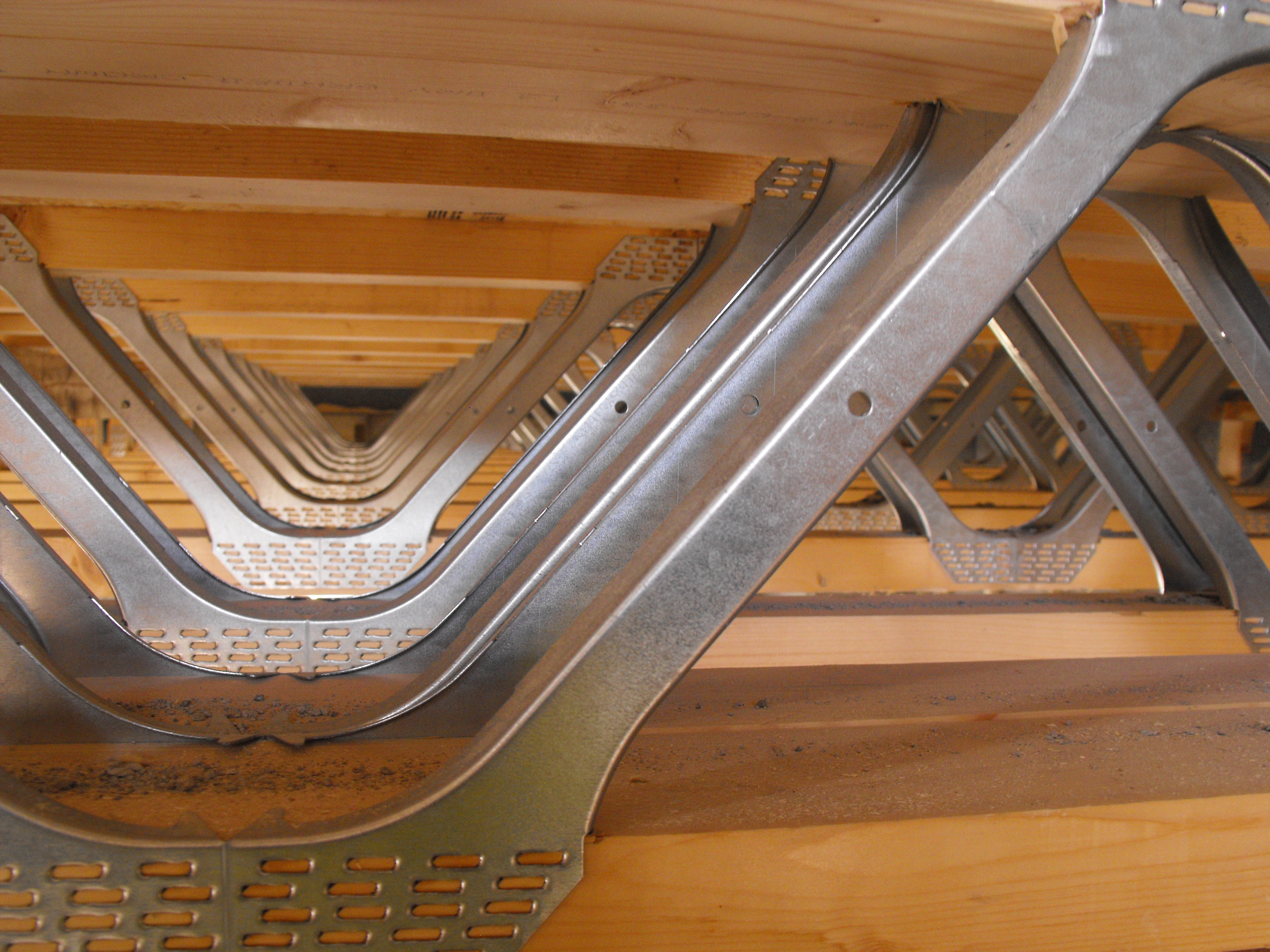 ISO9001 Rohs CE 16949 Galvanized Floor metal web easi Joists for Sturdy Constructions