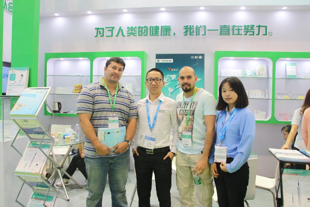 Disposable medical sterile powdered surgical latex gloves