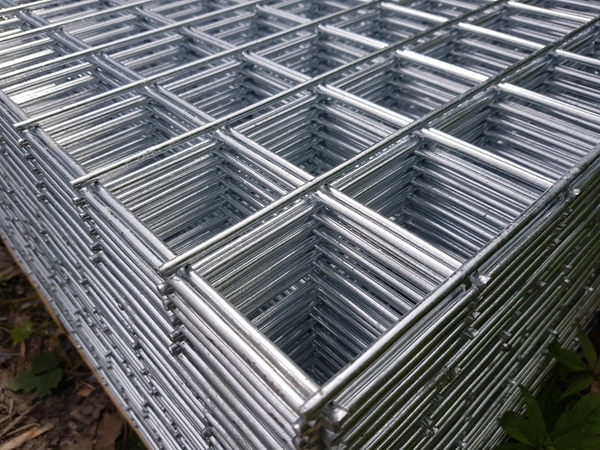 Welded Hardware Cloth Plain welded Mesh Hot Dip Galvanized Low Carbon Steel Woven Iron Wire Mesh