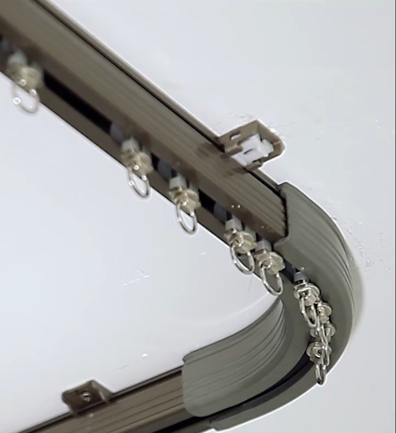 8mm Aperture Aluminium Coil Mesh Drapery Silver Color As Energy Saving Window Interiors