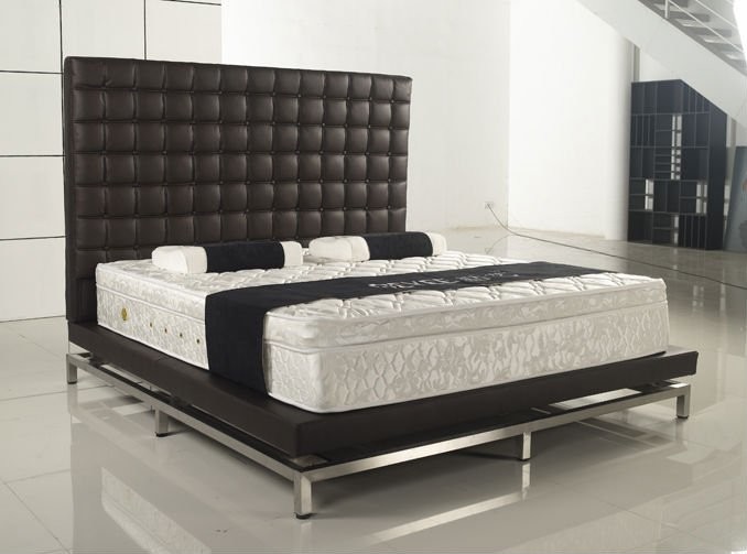 5 Star Hotel Upholstered Platform Bed With Diamonds Plush Design