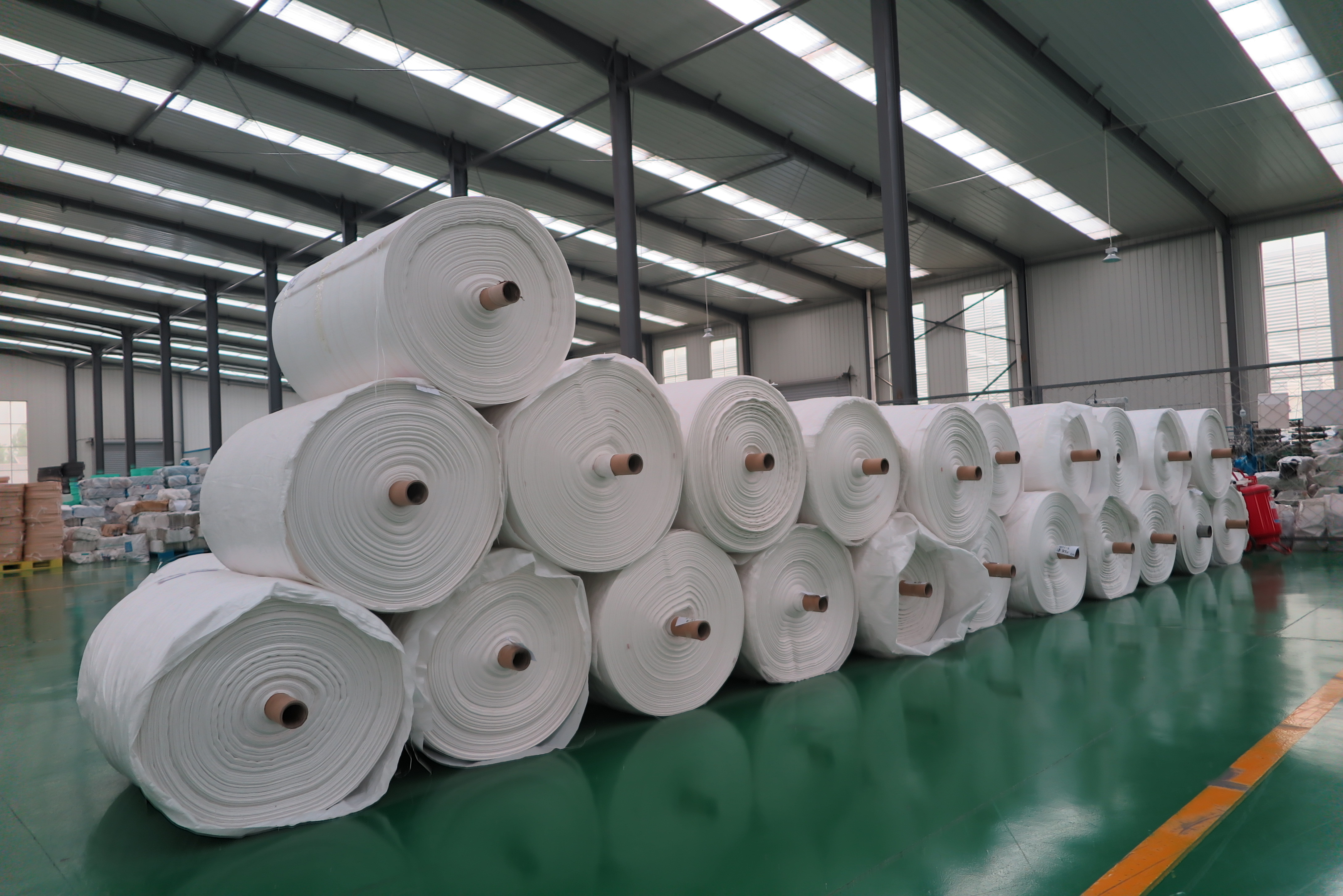 OEM PP Woven Fabric Roll Woven Polypropylene Tube Roll For Making Sand Cement Feed Bag