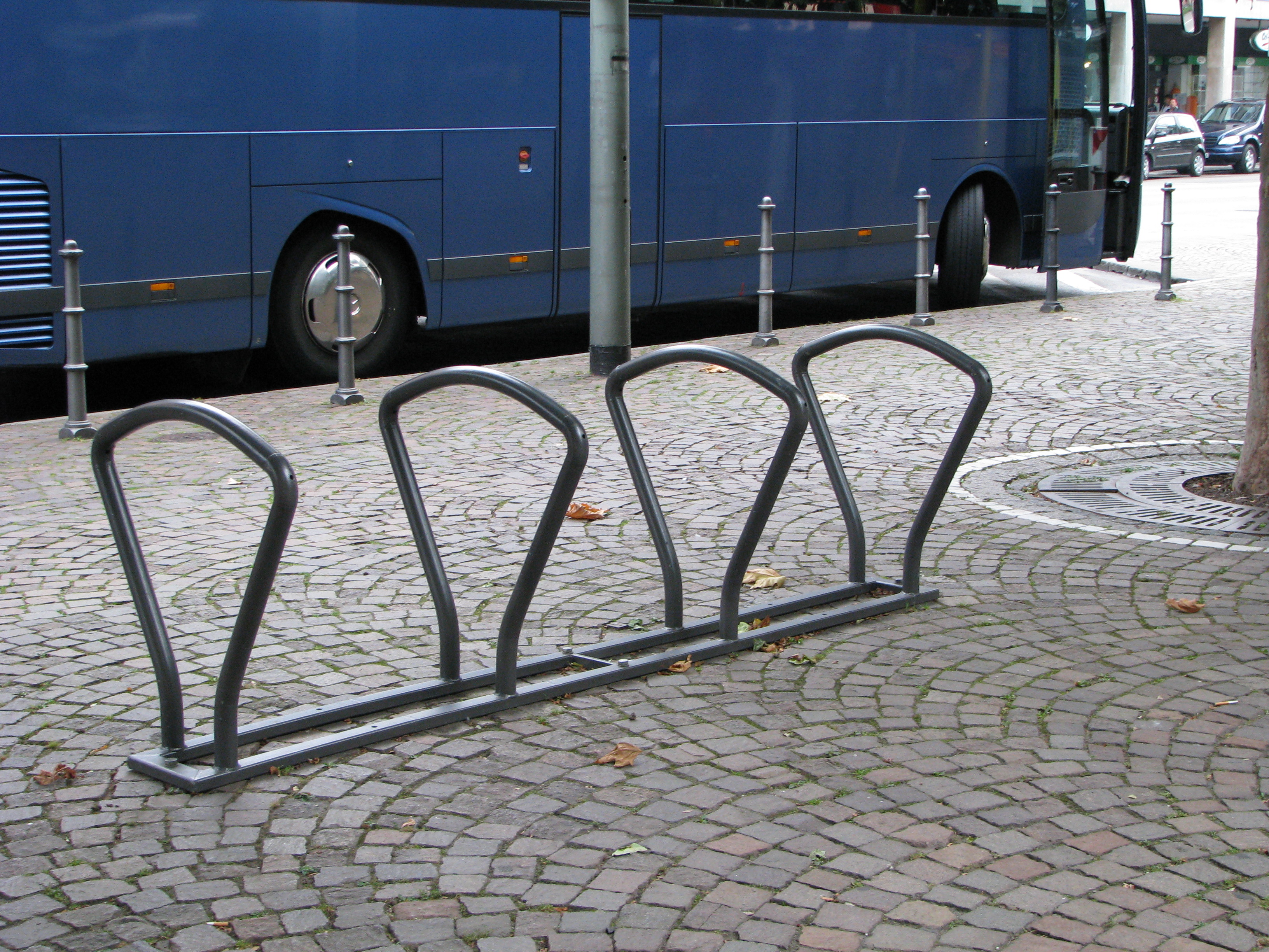 Steel Iron Street Outdoor Bollard For Outdoor Road Safety Barrier Items