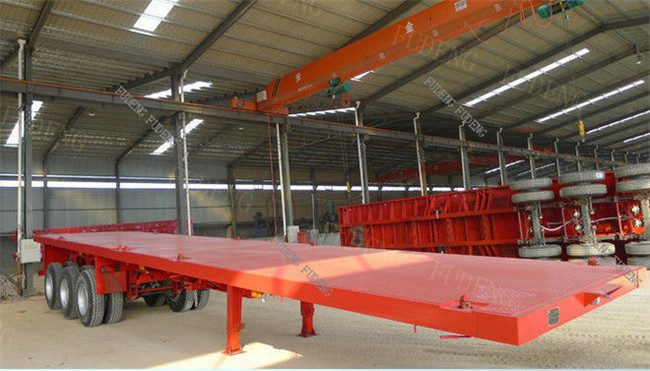 Tri-axle 50Tons flatbed container trailer truck for Carry container , hoses , cement bags