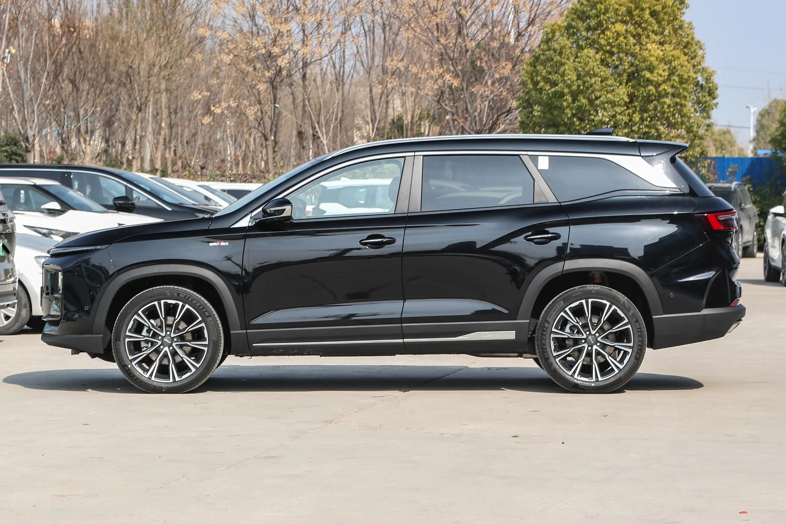 2024 Jetour X90 Pro 2.0TD DCT Edition 5/7-Seater SUV Euro VI High Energy Electric Front Window and R20 Tire Size