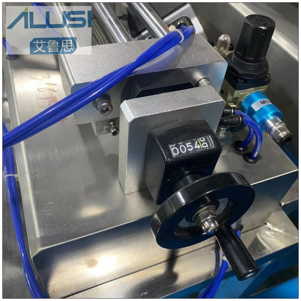 High Quality Horizontal Semi Auto Pneumatic Liquid Filling and Packaging Machine