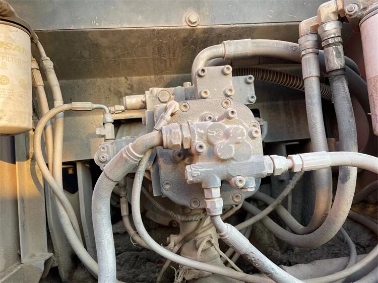 ORIGINAL Hydraulic Cylinder 2017 Year Model Doosan Used DX220 Excavator in Shanghai