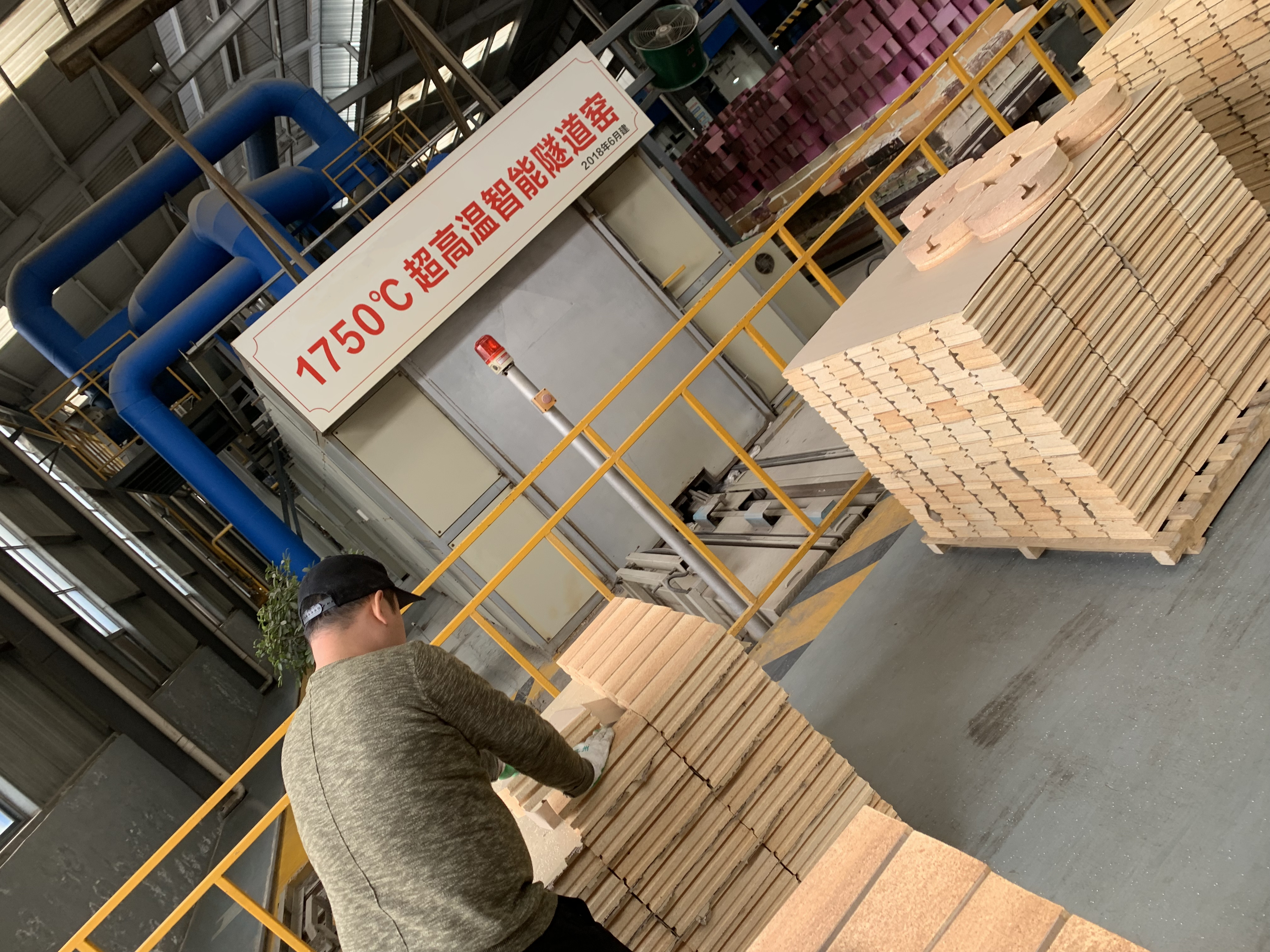 42-45% Al2O3 Content Low Creep Cold Crush Strength 50-70MPa Three-Low Fire Clay Bricks